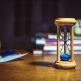 時間を刻む砂時計